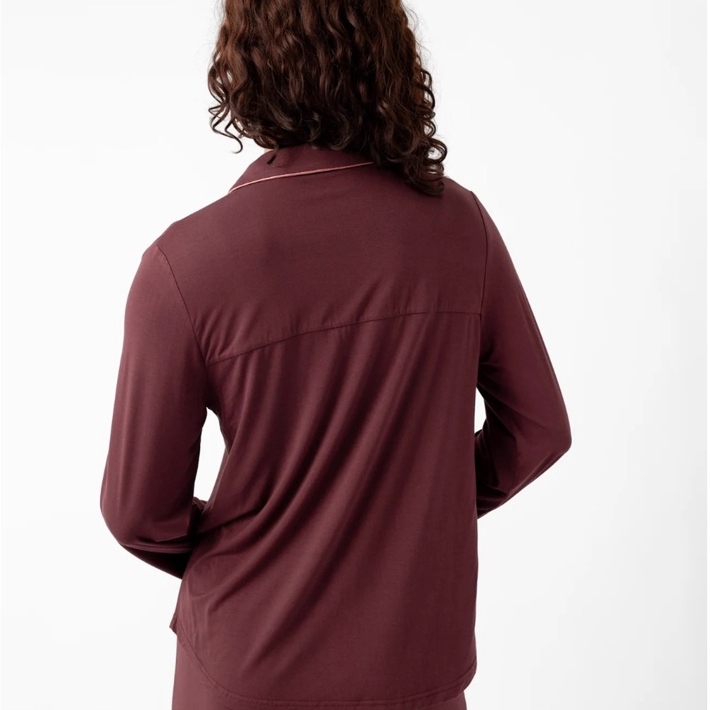 NWT Cozy Earth LIMITED EDITION Burgundy TOP♥️. Size Small, Super soft! - Picture 3 of 5